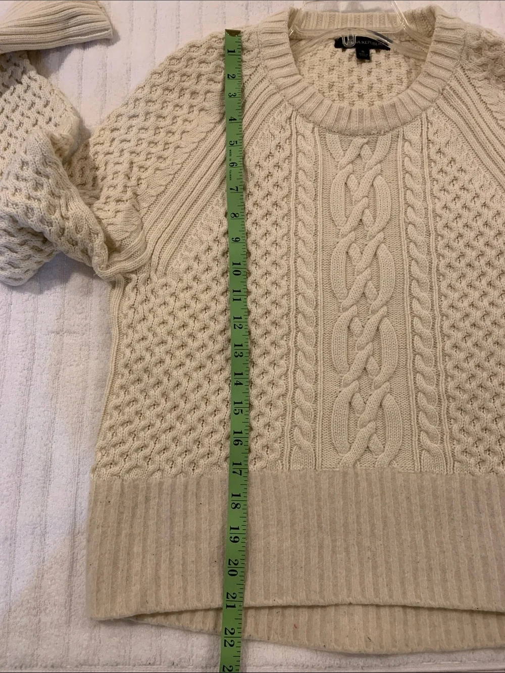 Banana Republic soft cable